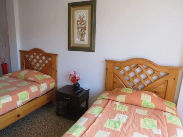Residencial El Sol De Los Pinos Bed & Breakfast Trujillo Exterior photo